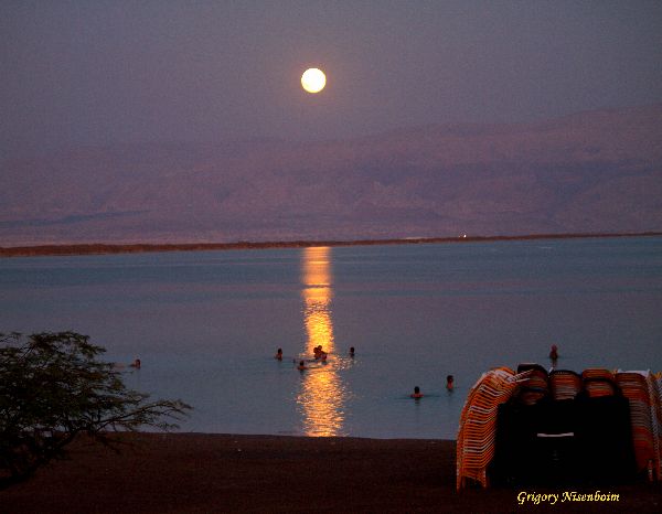 Астрономический этюд
Осеннее полнолуние на Мертвом море
Keywords: полнолуние Мертвое море